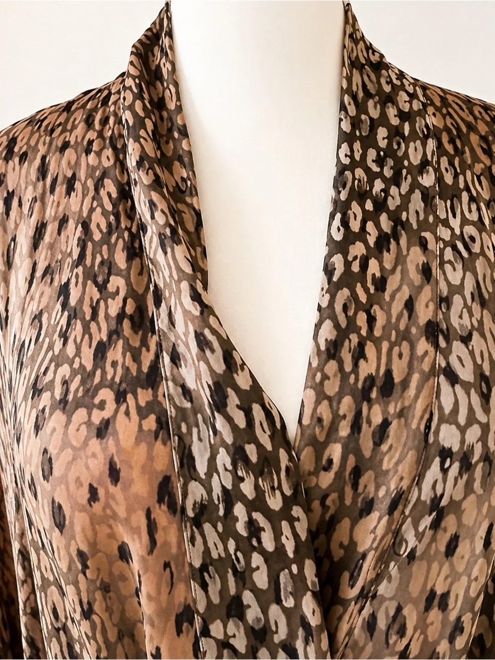 Victoria’s Secret Leopard Satin Robe Y2K One Size Kimono Pockets